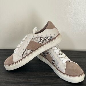 Crown Vintage White and Tan Sneakers